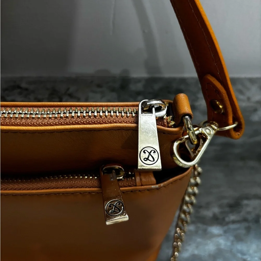 Divina Firenze Genuine Italian Leather Cognac Clutch Handle
& Crossbody Handbag - Picture 2 of 5